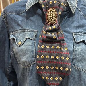 Chic Gray and Red Patterned Scarf